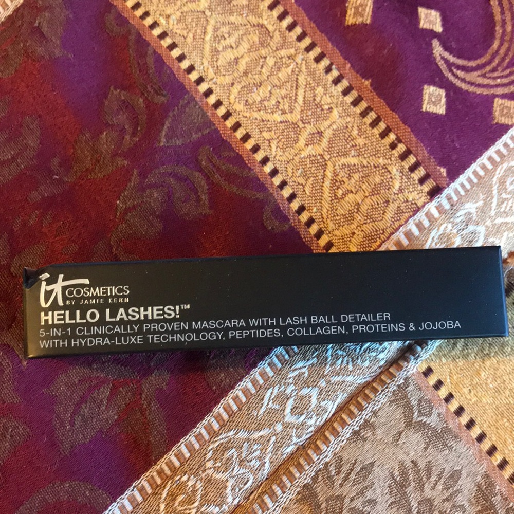 It cosmetics hello lashes mascara